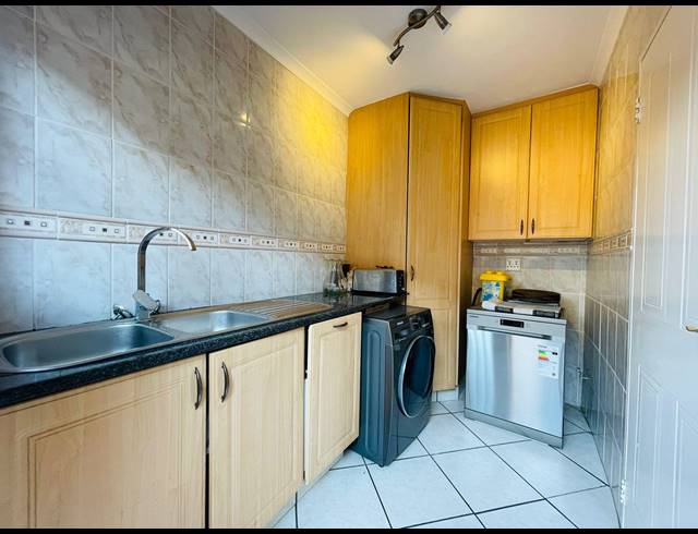 4 BEDROOM FREEHOLD FOR SALE IN FOURWAYS